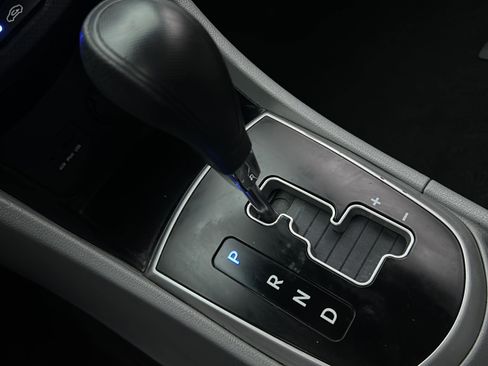 Used 2012 Hyundai Accent GLS image 26