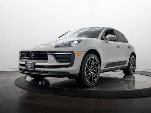 Certified 2026 Porsche Macan AWD/4WD image 1