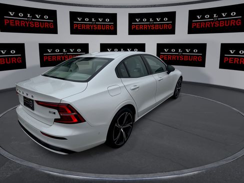 Used 2024 Volvo S60 B5 Plus w/ Climate Package image 8