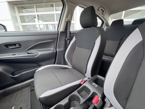 Used 2025 Nissan Versa S w/ Trunk Package image 21