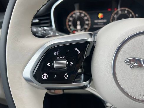 New 2025 Jaguar F-PACE R-Dynamic S image 19