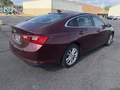 Used 2016 Chevrolet Malibu LT image 2