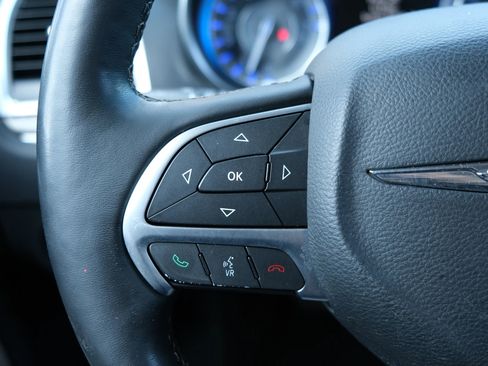 Used 2015 Chrysler 300 C image 33