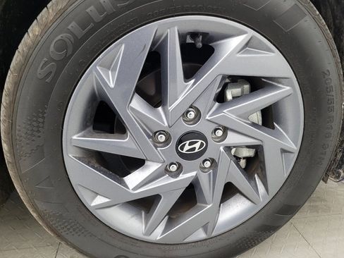Used 2024 Hyundai Elantra SEL FWD image 31