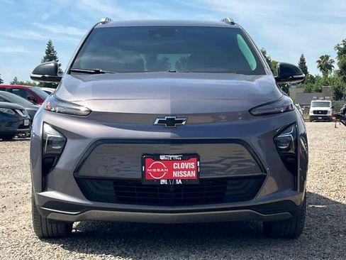 Used 2022 Chevrolet Bolt EUV LT w/ Convenience Package FWD image 11