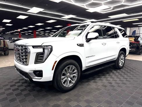 Used 2025 GMC Yukon Denali AWD/4WD image 8