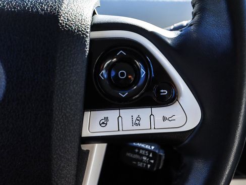 Used 2018 Toyota Prius Prime Premium image 19