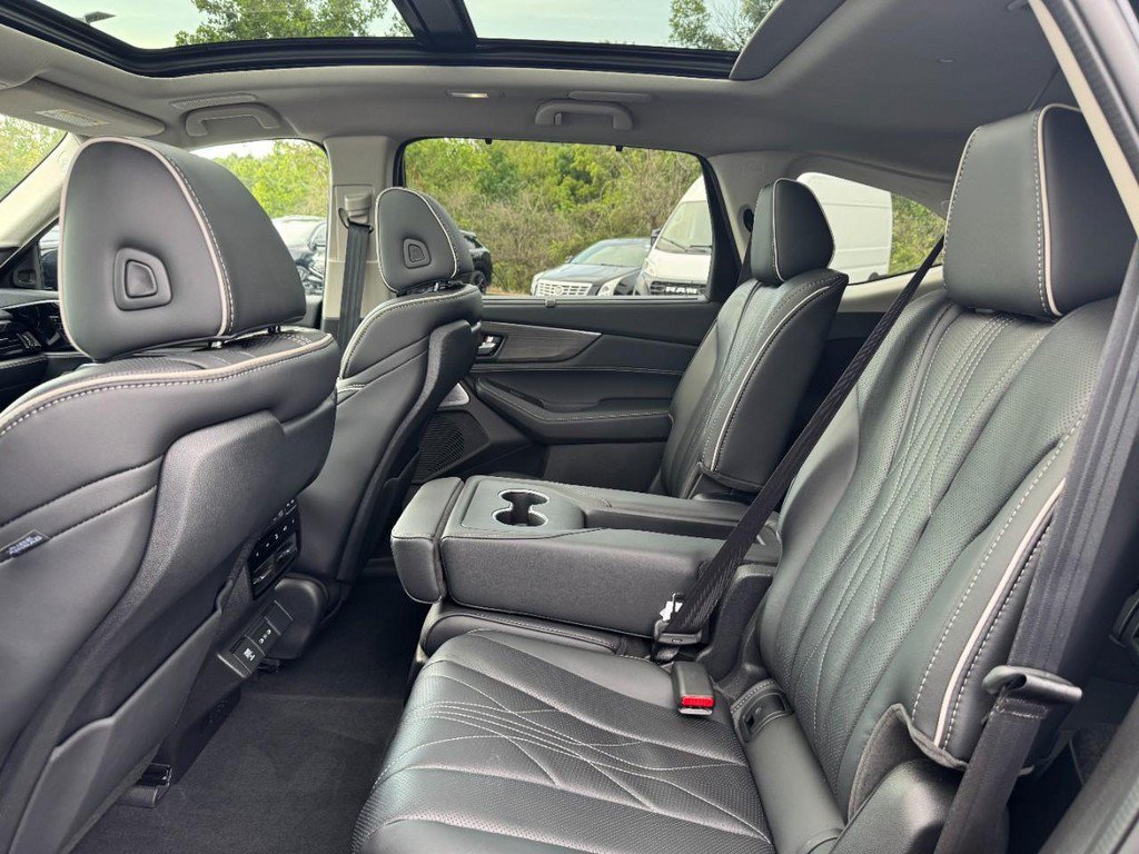 Certified 2026 Acura MDX w/ Advance Package AWD/4WD image 13