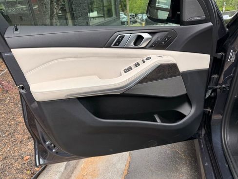 Used 2021 BMW X5 M50i w/ Executive Package AWD/4WD image 25