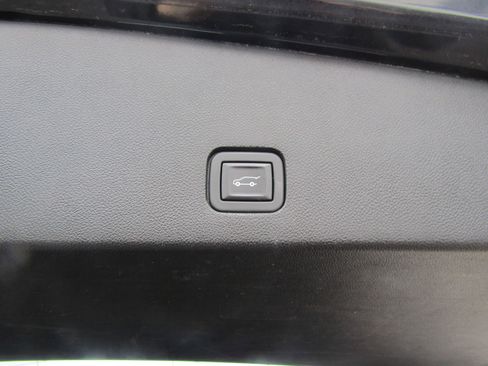 Used 2020 Cadillac XT6 Premium Luxury image 21