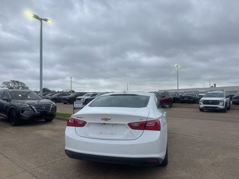Used 2024 Chevrolet Malibu LT image 19