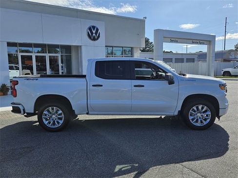 Used 2023 Chevrolet Silverado 1500 Custom image 15