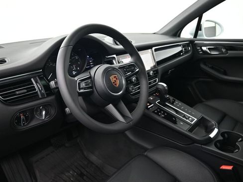 New 2026 Porsche Macan AWD/4WD image 4