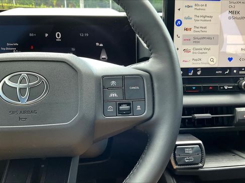 Used 2026 Toyota RAV4 XSE w/ Panoramic Sun Roof Package AWD/4WD image 25