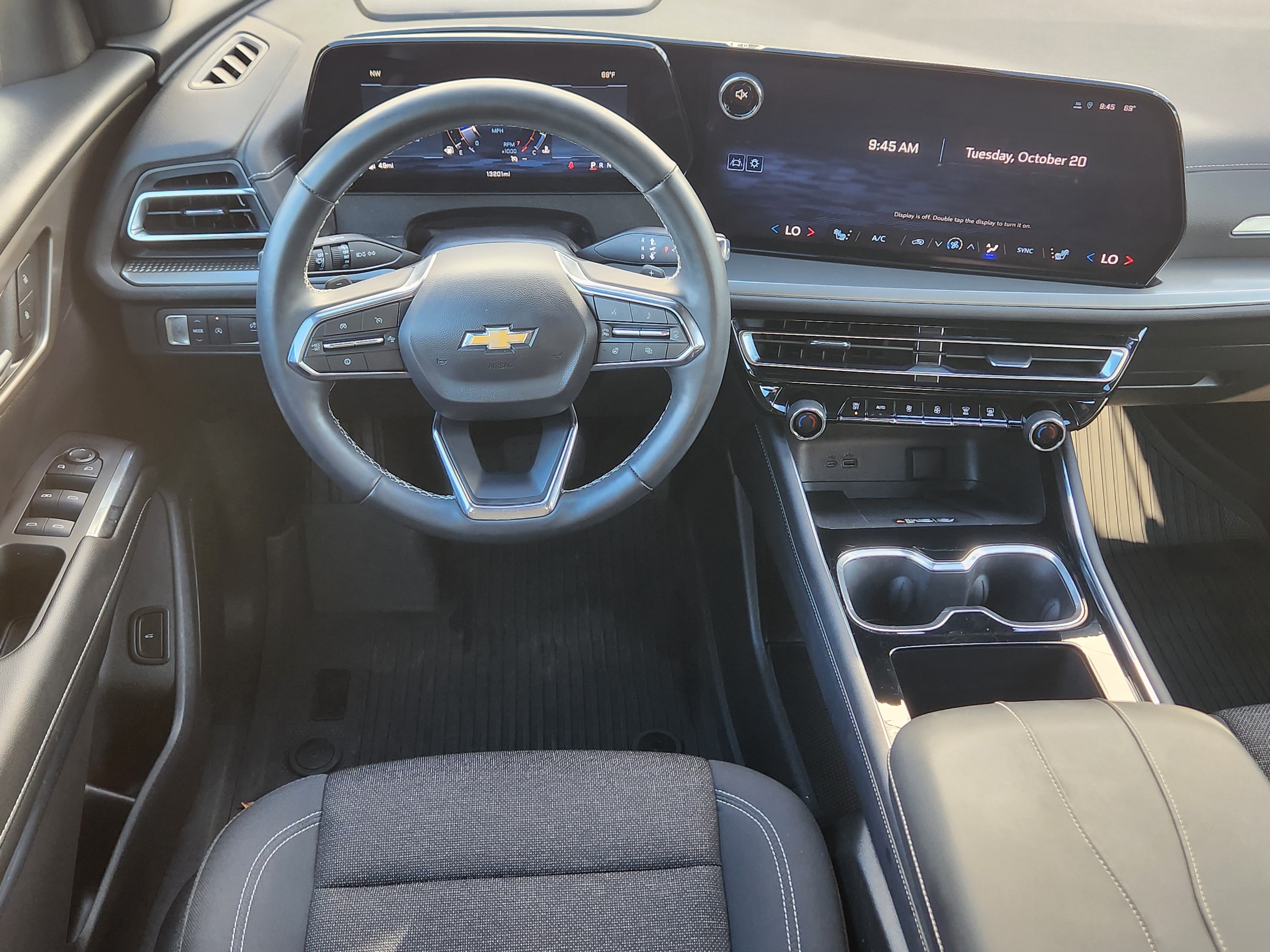 Used 2025 Chevrolet Traverse LT w/ Driver Confidence Package FWD image 21
