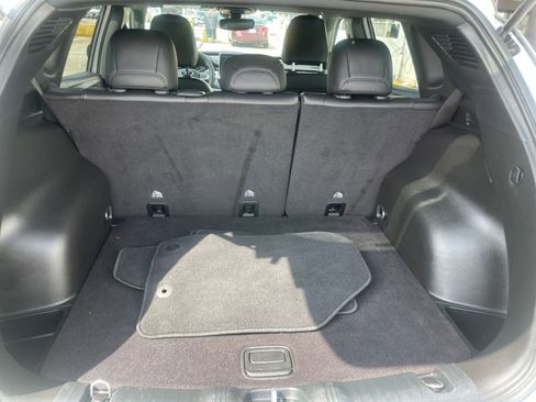 Used 2025 Jeep Compass Limited image 31