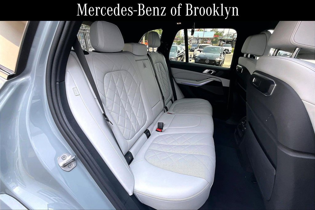 Used 2025 BMW X5 xDrive40i w/ M Sport Package AWD/4WD image 20