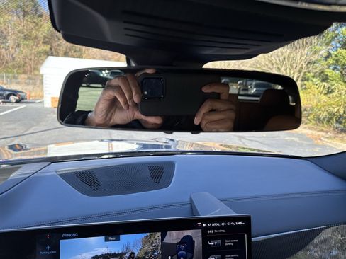 Used 2024 BMW X6 M60i image 15