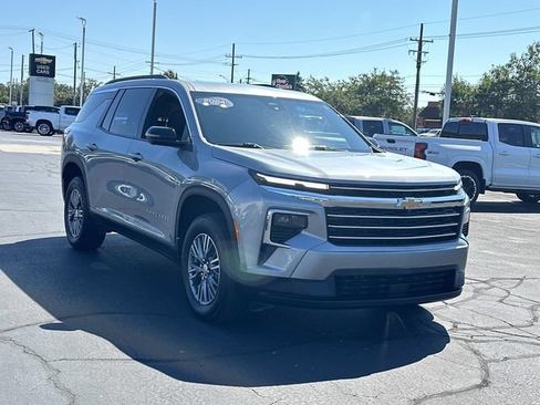 Certified 2024 Chevrolet Traverse LT w/ Trailering Package AWD/4WD image 2