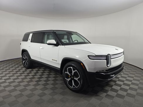 Used 2024 Rivian R1S Adventure AWD/4WD image 7