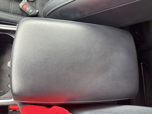 Used 2024 Mitsubishi Outlander 4WD Plug-In Hybrid image 19