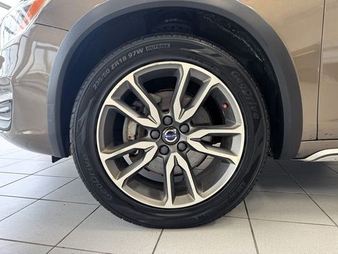 Used 2018 Volvo V60 T5 Cross Country w/ Convenience Package image 67