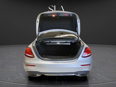 Used 2017 Mercedes-Benz E 300 4MATIC image 9