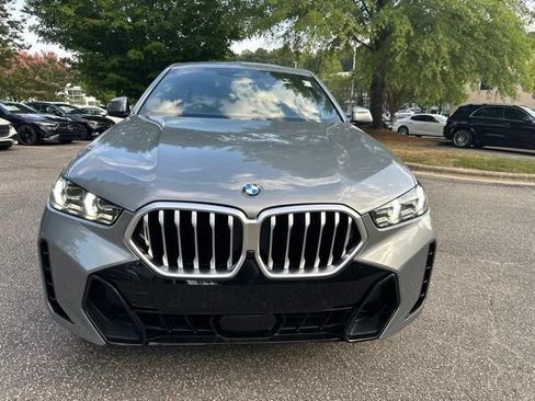 Used 2025 BMW X6 xDrive40i AWD/4WD image 2