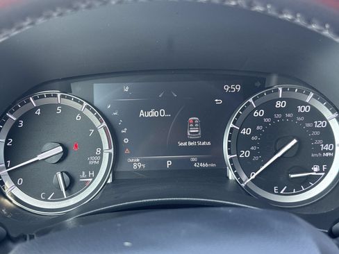 Used 2021 Toyota Highlander XSE FWD image 10