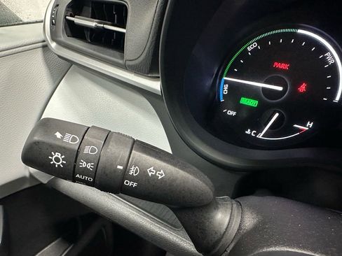 Used 2025 Toyota Sienna XLE image 21