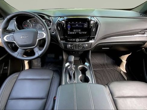 Used 2023 Chevrolet Traverse LT FWD image 7