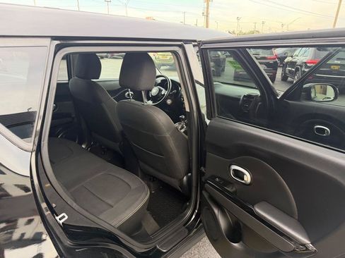 Used 2016 Kia Soul + w/ Audio Package FWD image 8