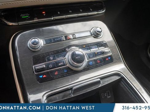 Used 2022 Lincoln Nautilus Reserve AWD/4WD image 11