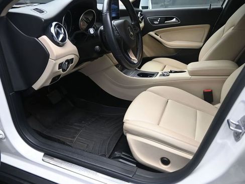 Used 2019 Mercedes-Benz GLA 250 4MATIC image 17
