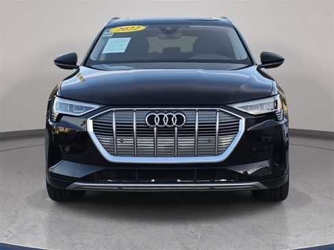 Used 2022 Audi e-tron Premium image 9