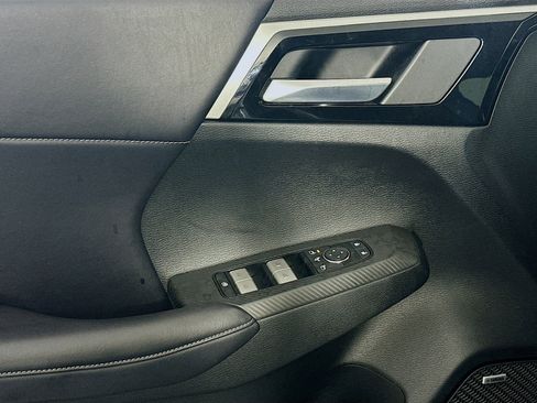 Used 2025 Mitsubishi Outlander SE image 15