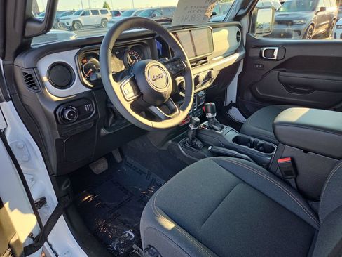 Used 2026 Jeep Wrangler Sport AWD/4WD image 15