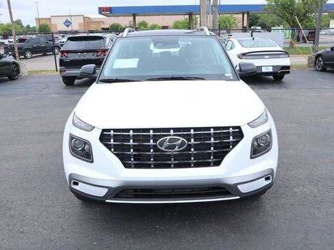 New 2026 Hyundai Venue SEL FWD image 8