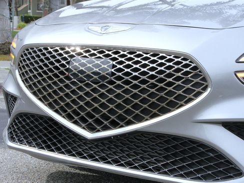 Used 2022 Genesis G70 2.0T image 12