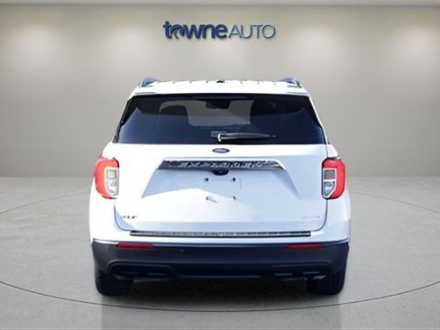 Used 2021 Ford Explorer XLT image 5