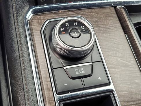 Used 2021 Ford Expedition Limited image 19