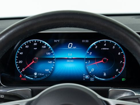 Certified 2021 Mercedes-Benz GLB 250 4MATIC w/ Premium Package image 18