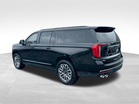 Used 2023 GMC Yukon XL Denali Ultimate w/ LPO, Floor Liner Package AWD/4WD image 5