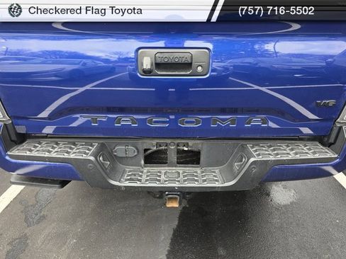 Used 2023 Toyota Tacoma TRD Off-Road image 8