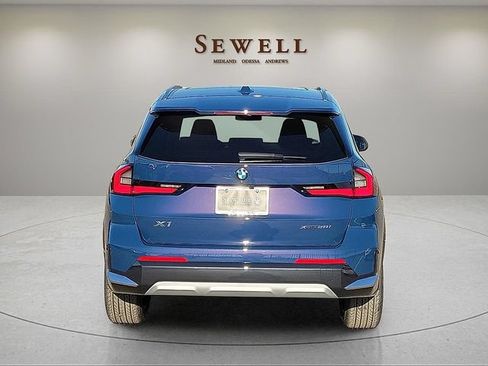 Used 2026 BMW X1 xDrive28i w/ Technology Package AWD/4WD image 4