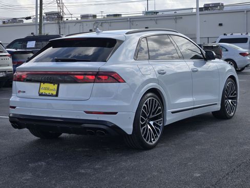 Used 2025 Audi SQ8 Prestige AWD/4WD image 8