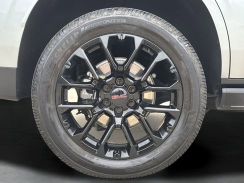 Used 2023 GMC Yukon Denali RWD image 10
