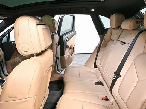 Certified 2026 Porsche Macan image 22