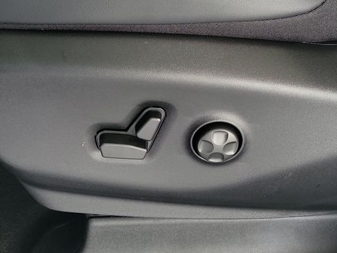 New 2026 Chrysler Pacifica Select FWD image 19