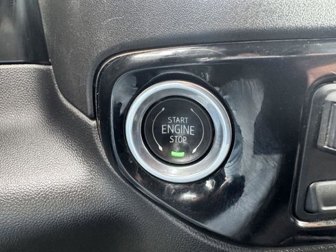 Used 2025 Chevrolet Silverado 1500 LT RWD image 16